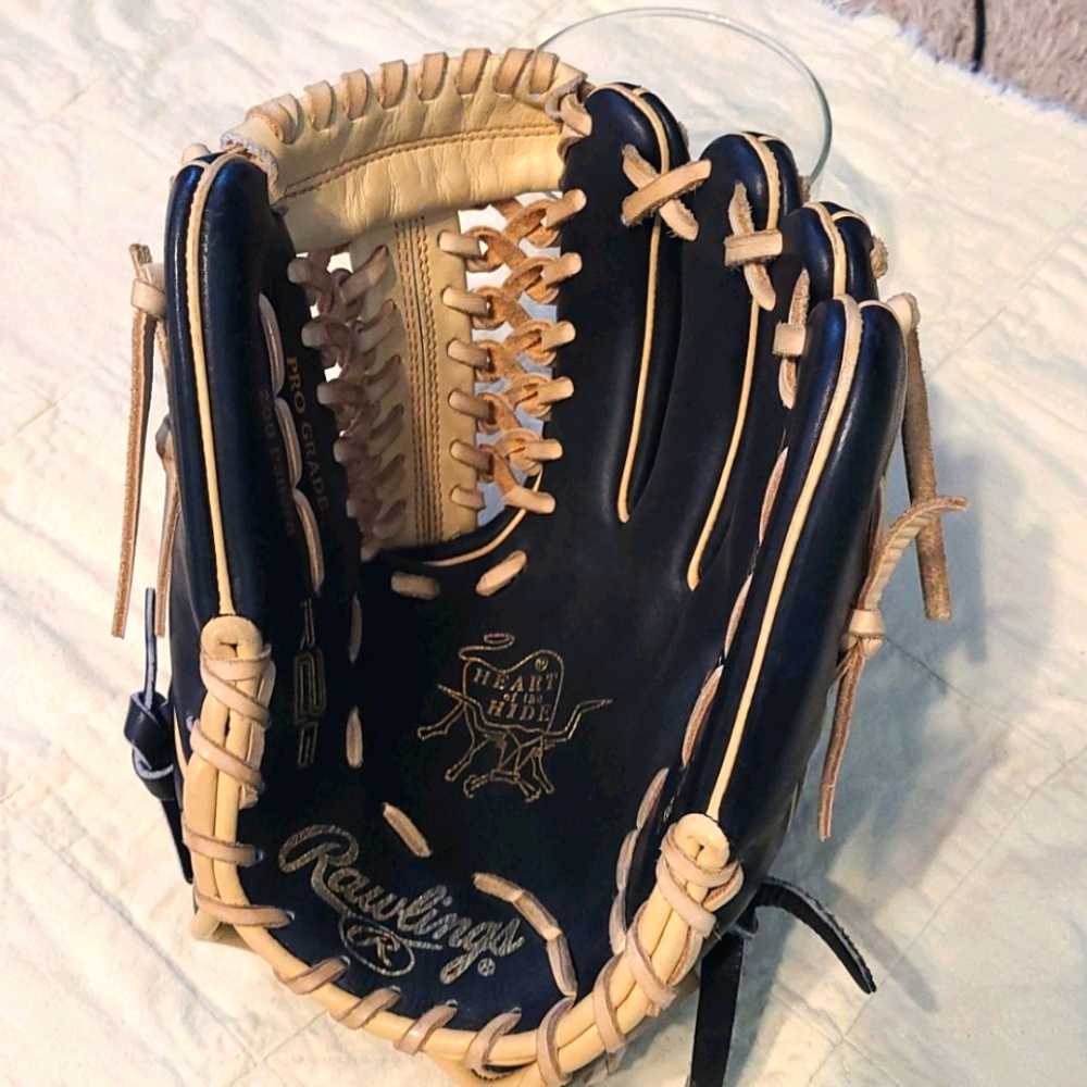 Baseball glove
